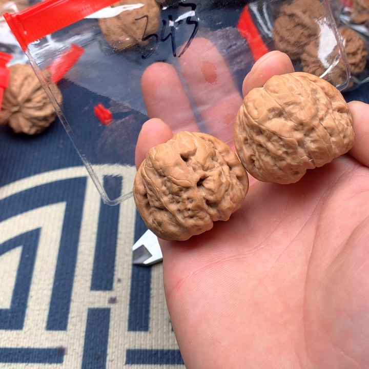 文玩核桃吊坠40蛤蟆头343