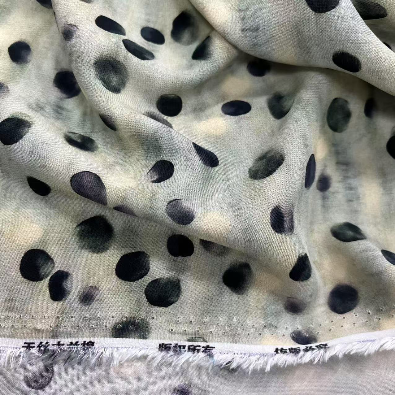 【绒兰】天丝木兰棉布料 22号 黑色波点