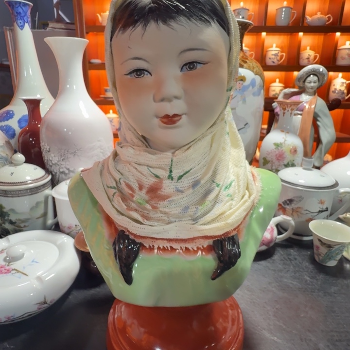 在***非陶摆件景德镇陶瓷艺术