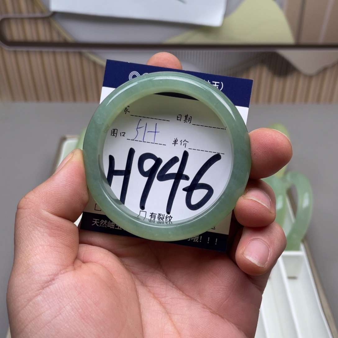 岫玉手镯手镯未镶嵌