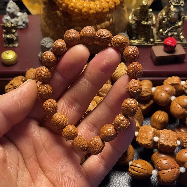 龙纹桃核雕刻瑕疵富甲天下