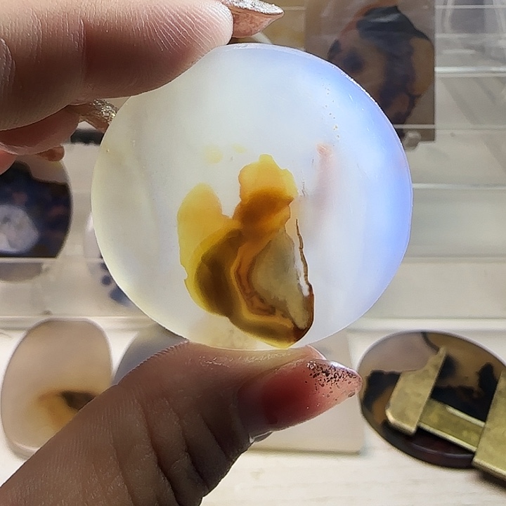 玛瑙/玉髓未镶嵌珠宝奇石