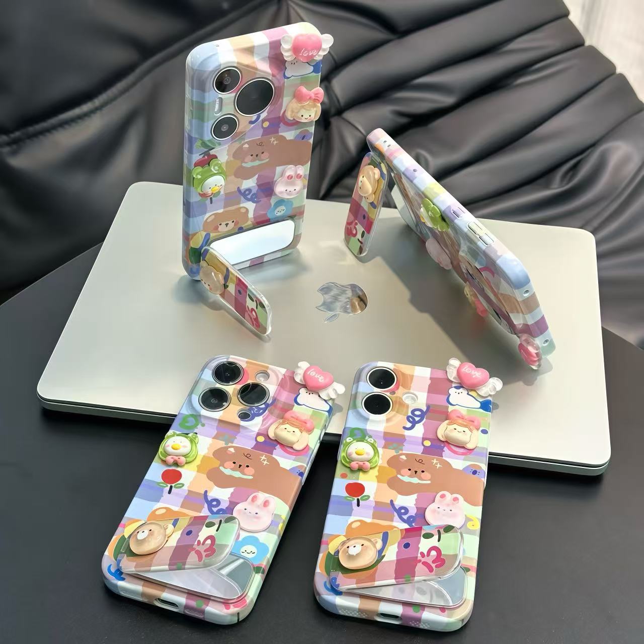 背带小熊贴件支架适用iPhone苹果16promax手机壳华为vivo小米oppo