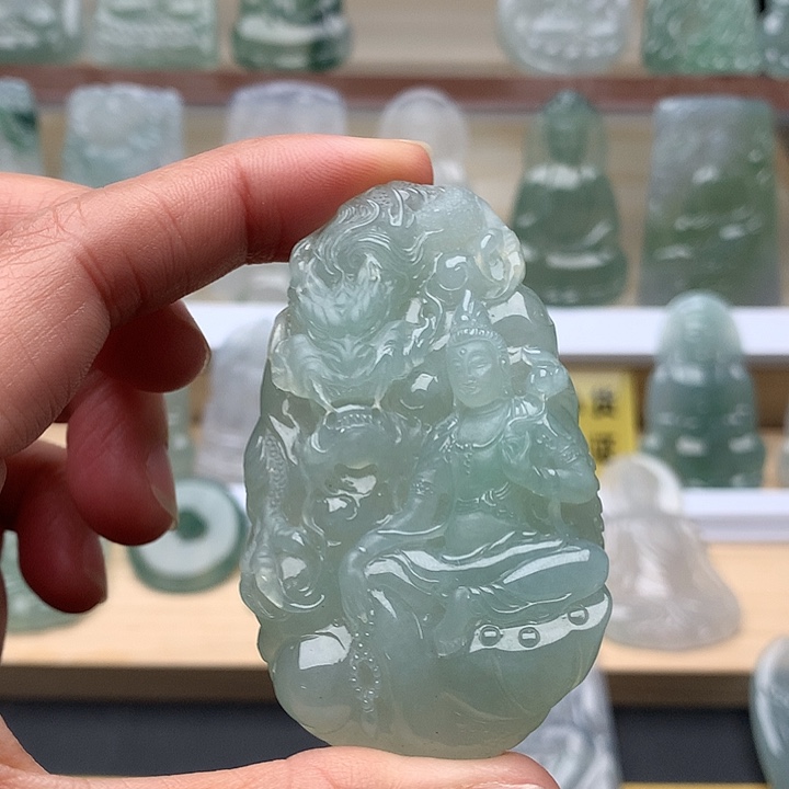 金***哥翡翠未镶嵌颈饰观音