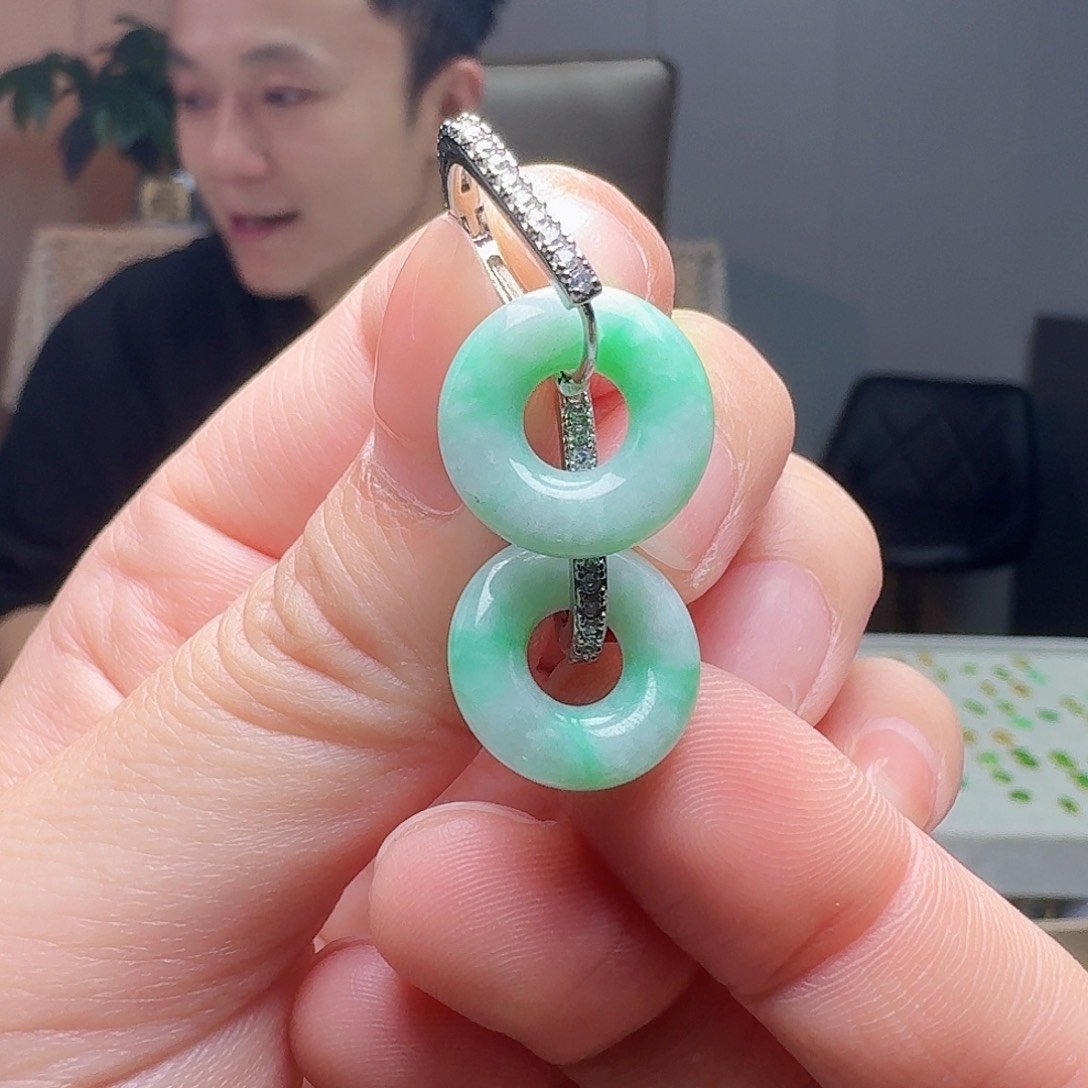 翡翠未镶嵌耳饰天然