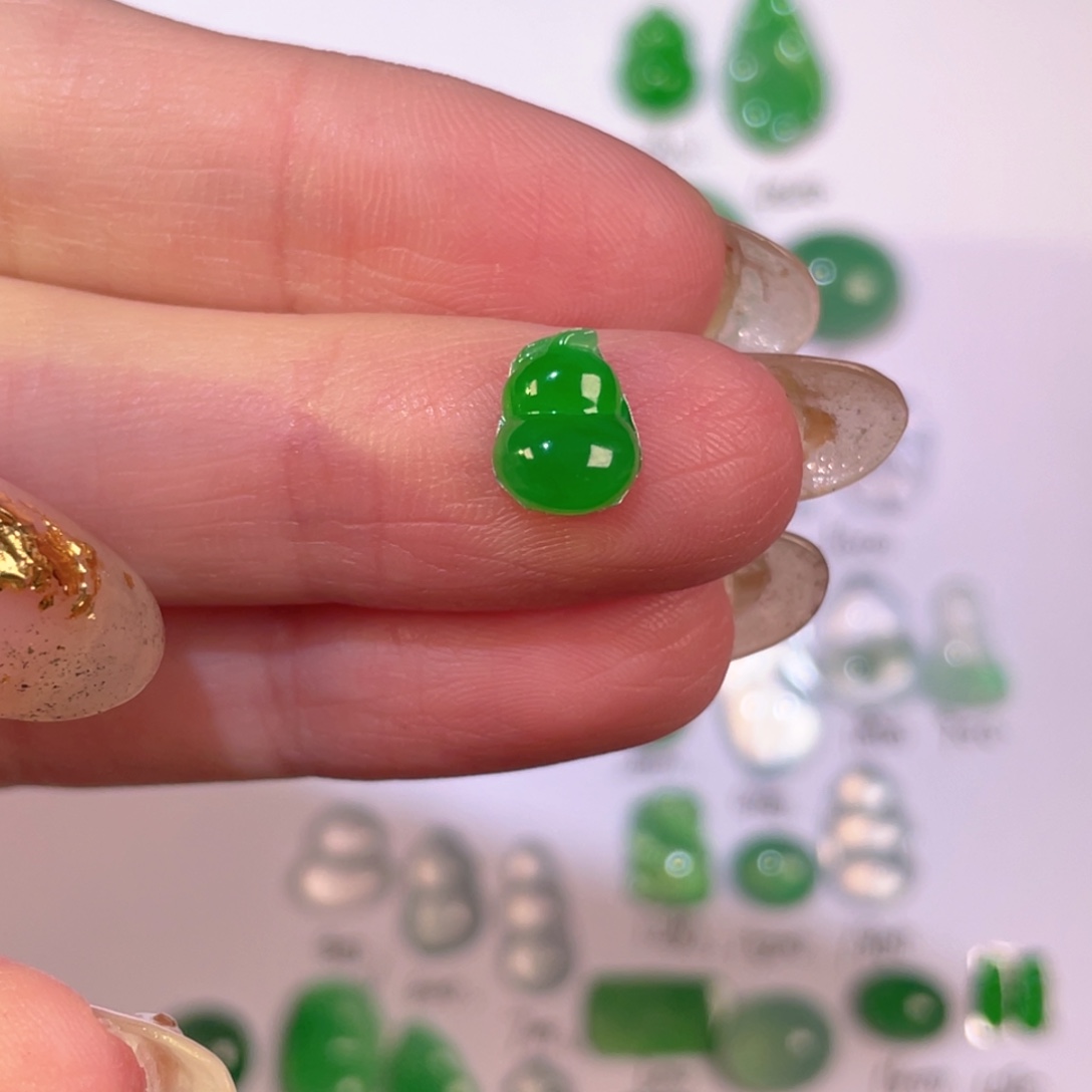 翡翠未镶嵌颈饰裸石