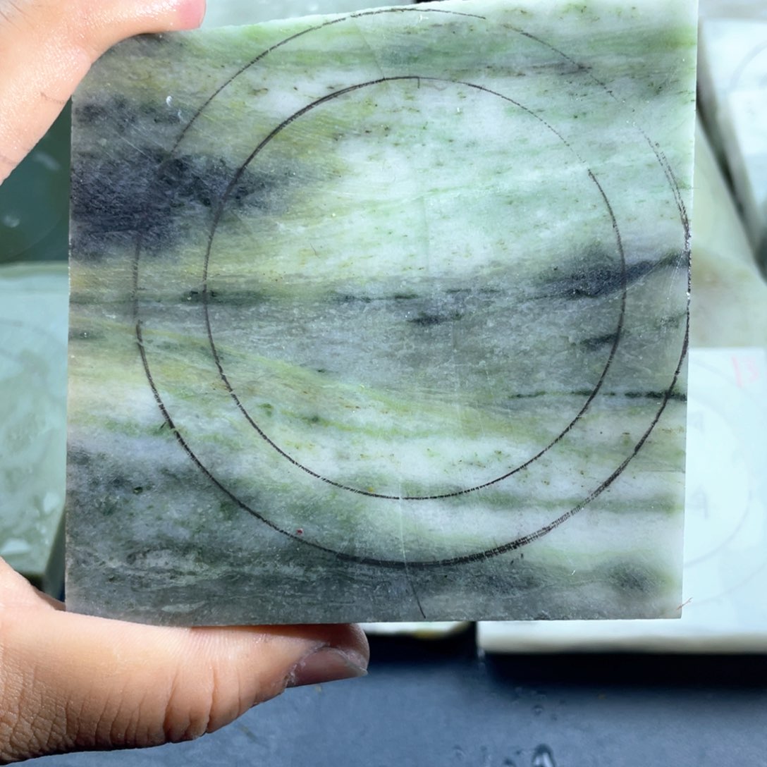 独山玉未镶嵌定制手镯