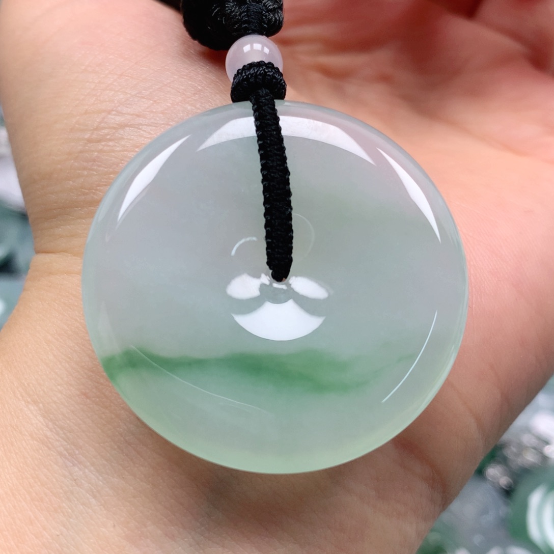 翡翠颈饰未镶嵌天然翡翠