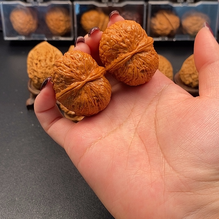 文玩核桃吊坠元宝40