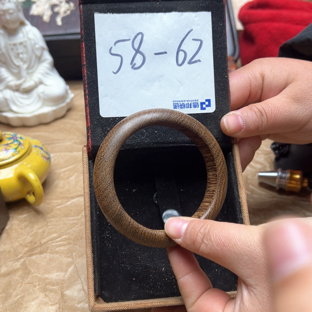 大叶紫檀（黑酸枝木类）