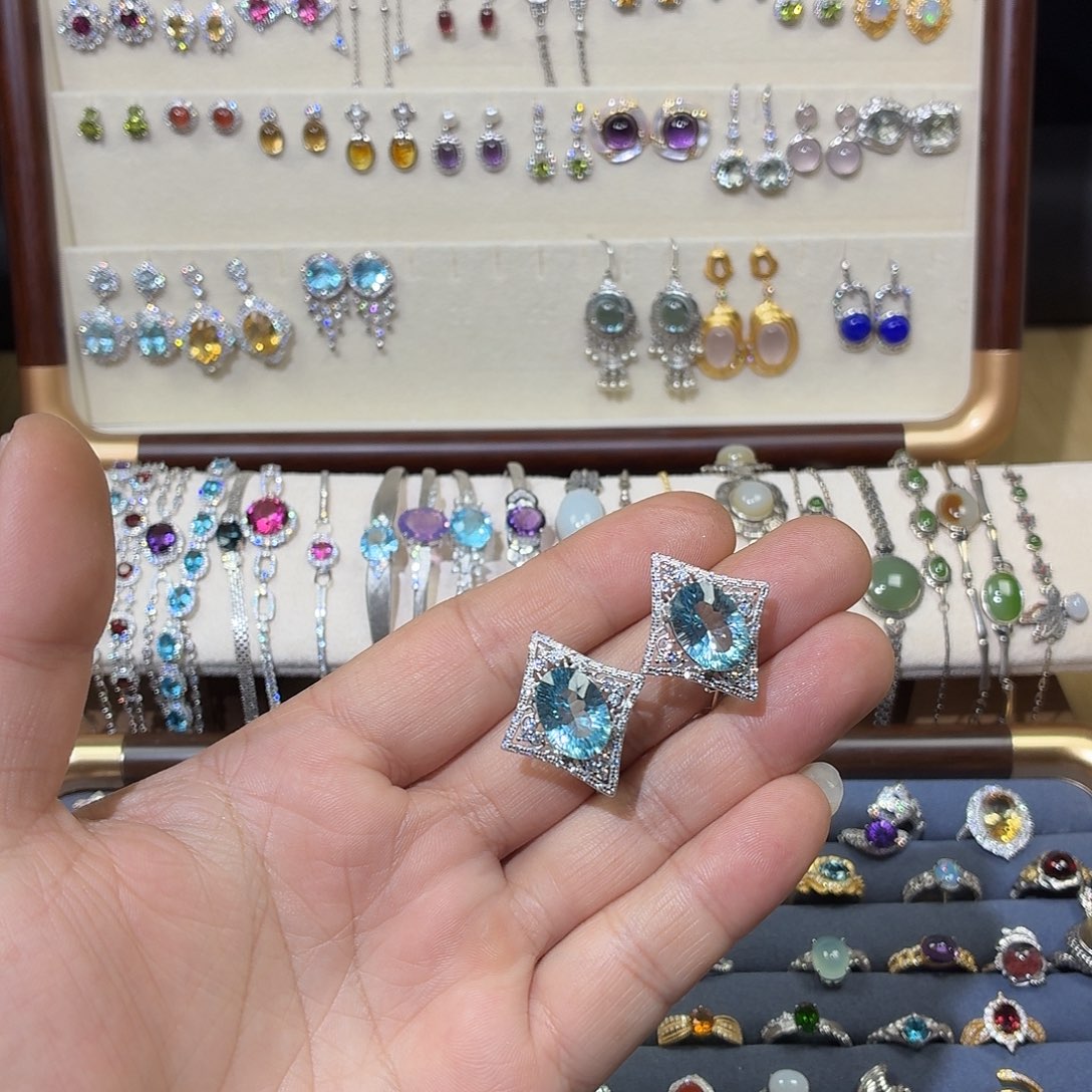 银S925镶嵌耳饰托帕石