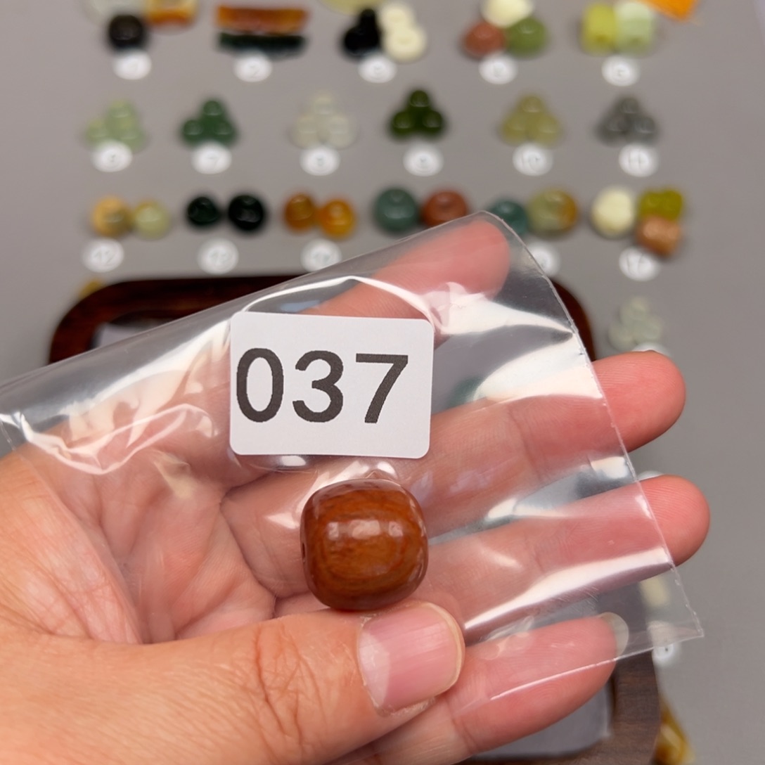 未镶嵌蛇纹石玉颈饰饕*