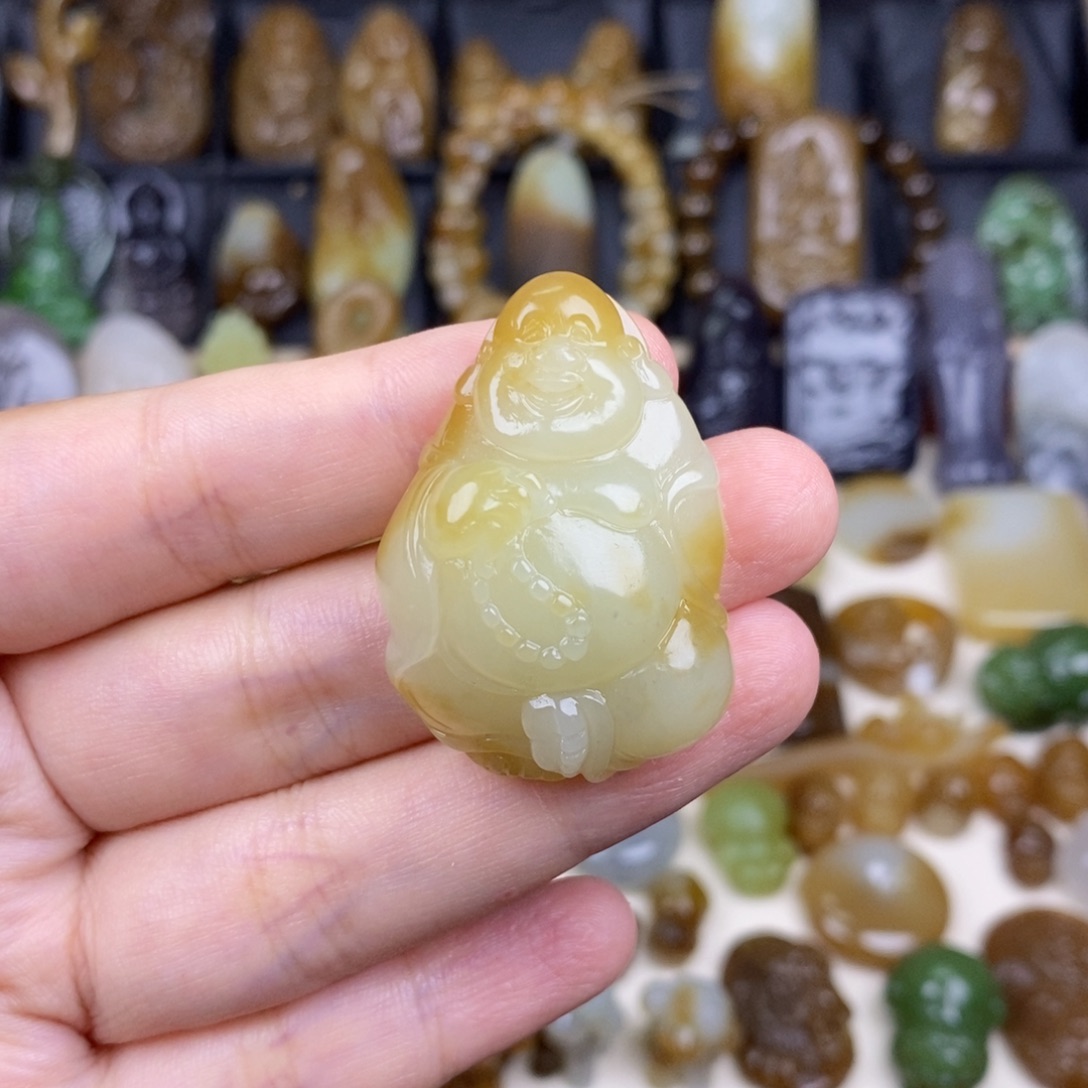 颈饰未镶嵌和田玉