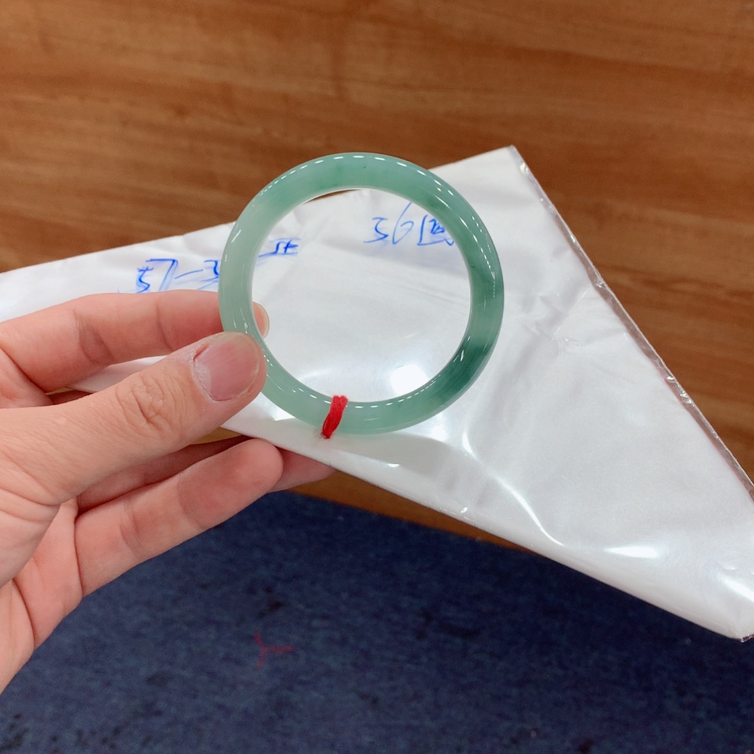 翡翠手镯未镶嵌买断