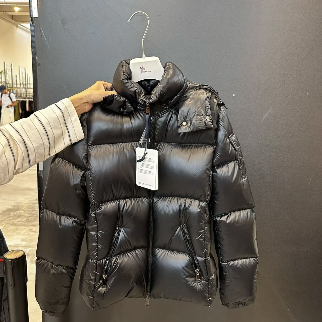 未使用 MONCLER Fourmine系列羽绒服/3码/2510213
