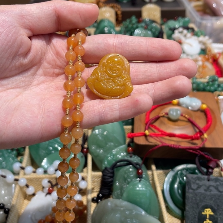 石英质玉未镶嵌颈饰