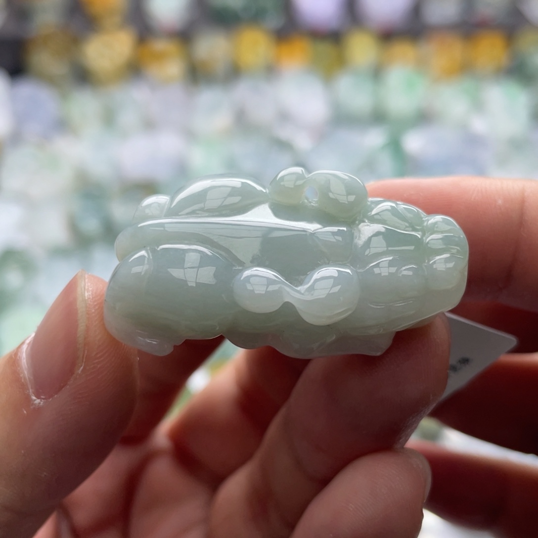 翡翠颈饰未镶嵌貔貅