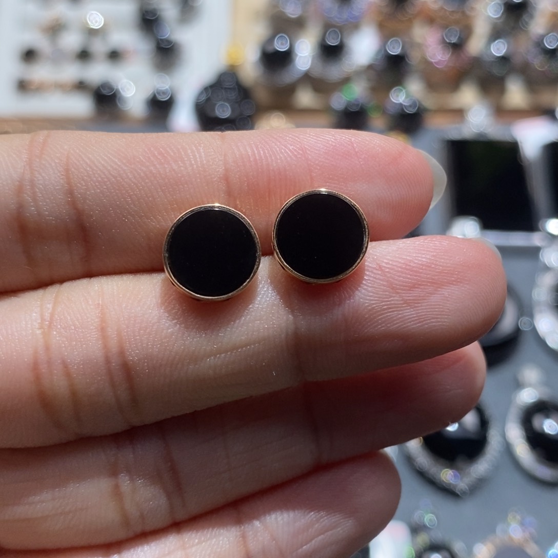 18K金镶嵌翡翠耳饰墨翠