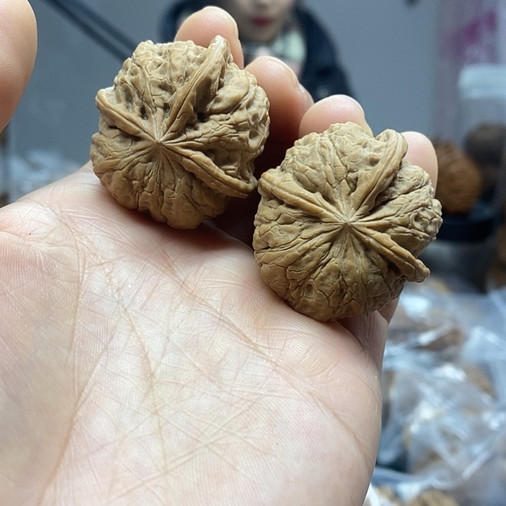 把件文玩核桃36.5雨花石三棱