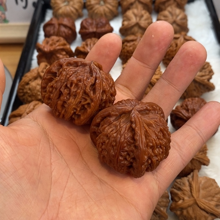 ****g文玩核桃把件44白奔