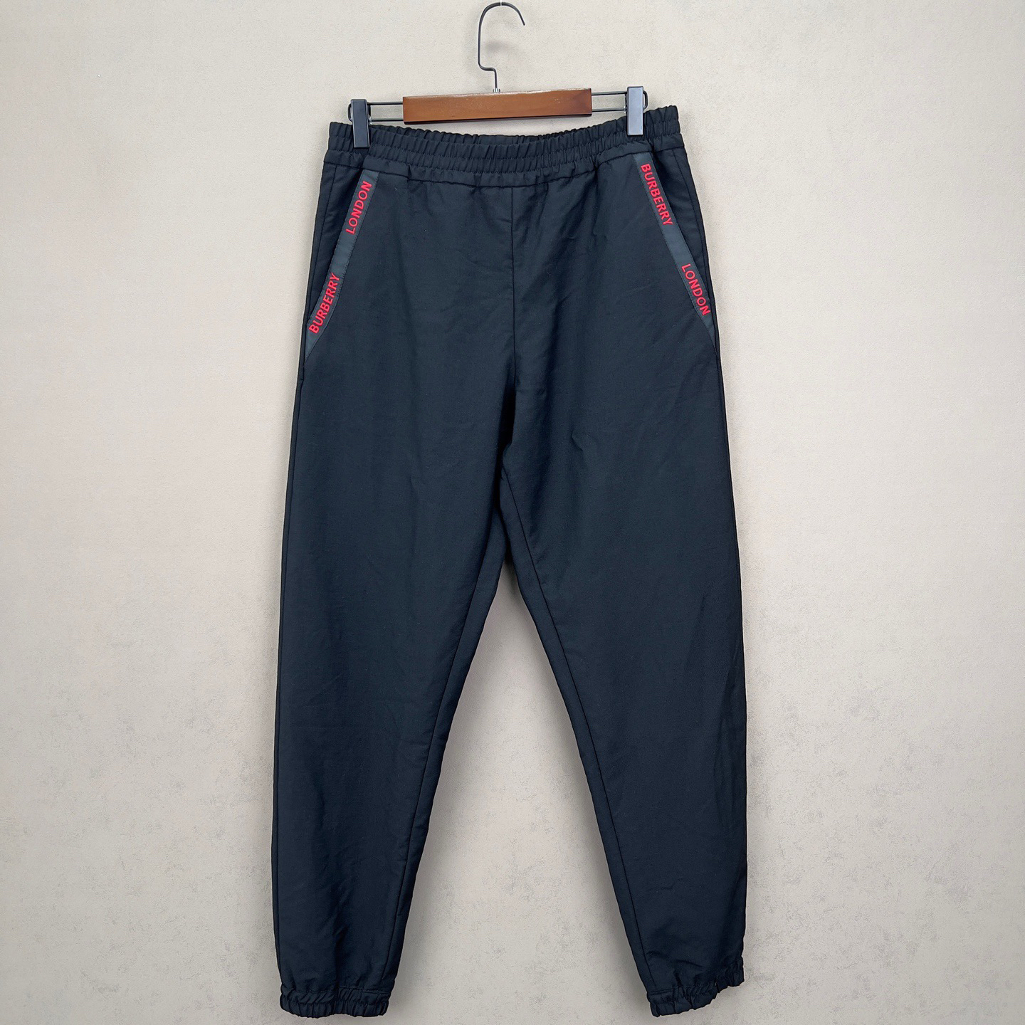 99新 BURBERRY/博柏利 黑色羊毛休闲卫裤 46码 cl00969