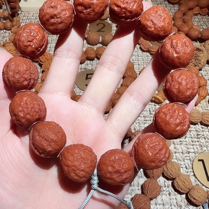 文玩核桃吊坠一道筋