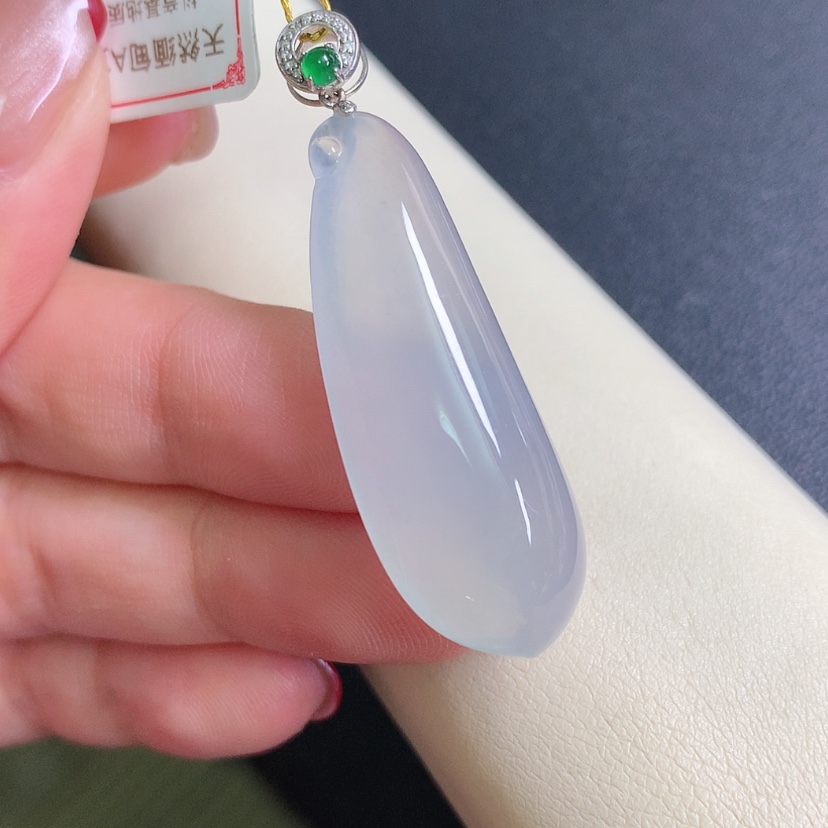 【闪购商品】翡翠颈饰18K金镶嵌水滴