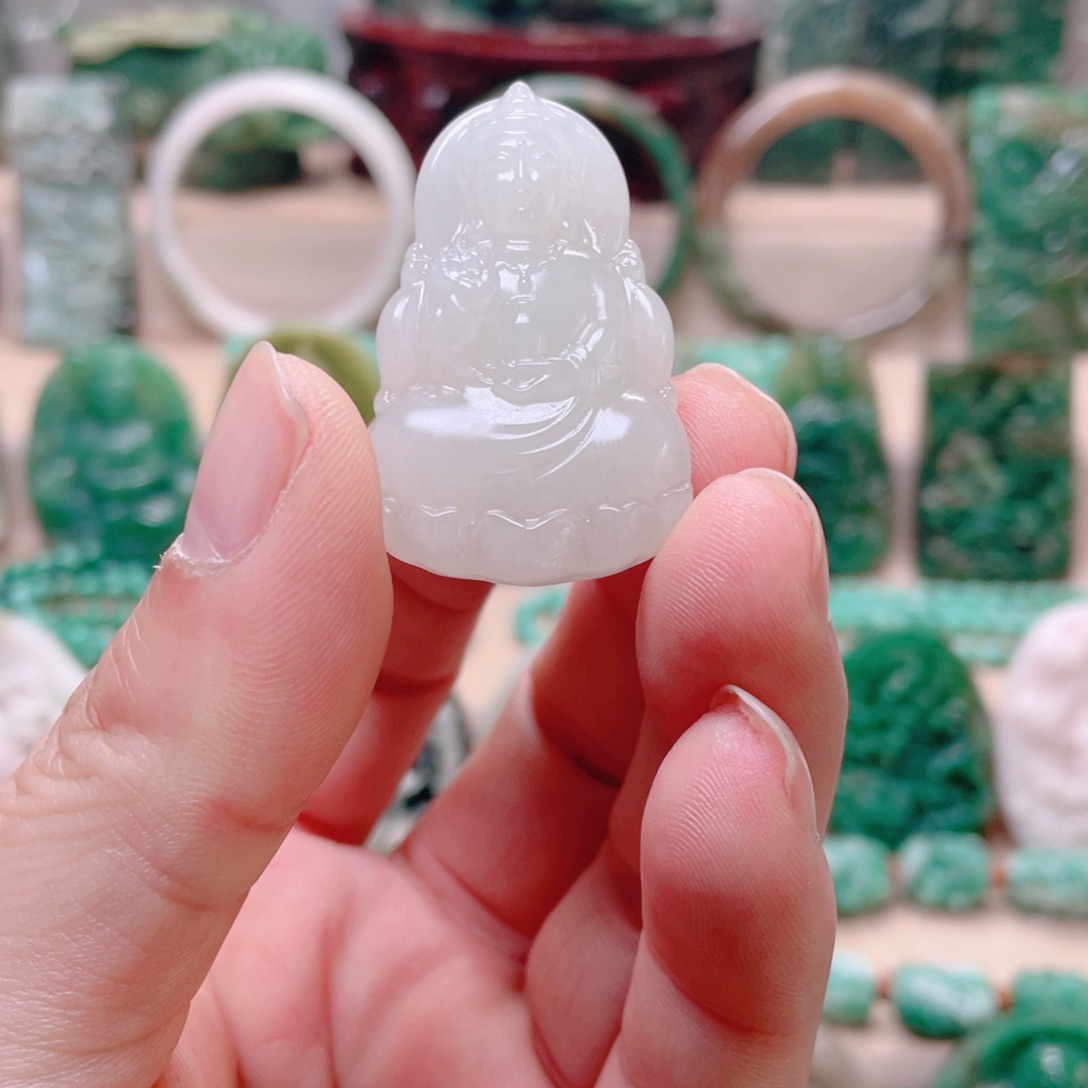 独山玉未镶嵌颈饰