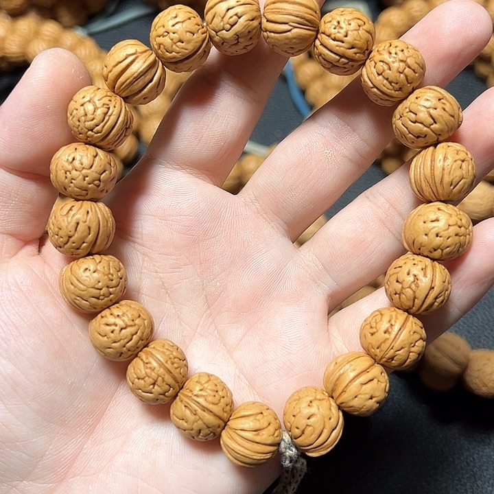 吊坠文玩核桃刘**滴桃核