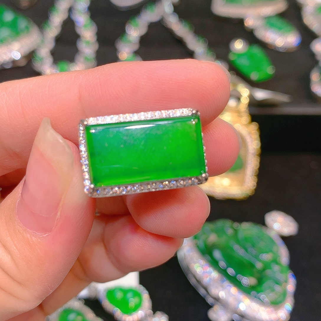 翡翠银S925镶嵌颈饰翡翠