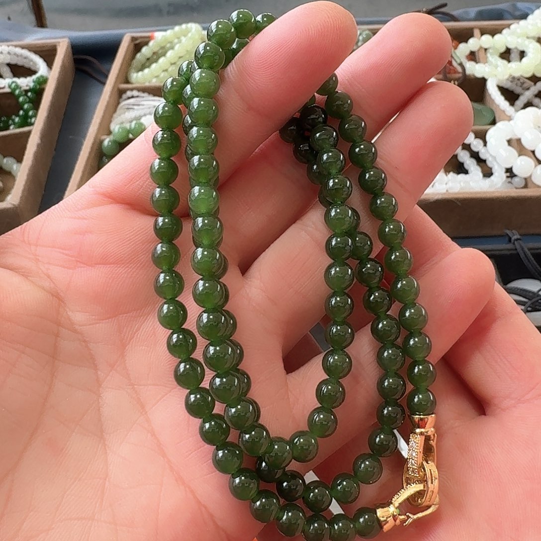 和田玉颈饰未镶嵌