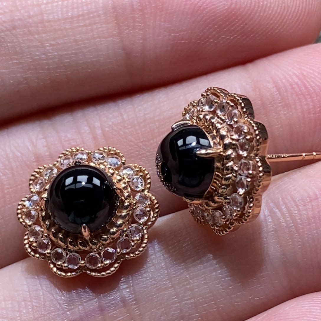 18K金镶嵌翡翠耳饰