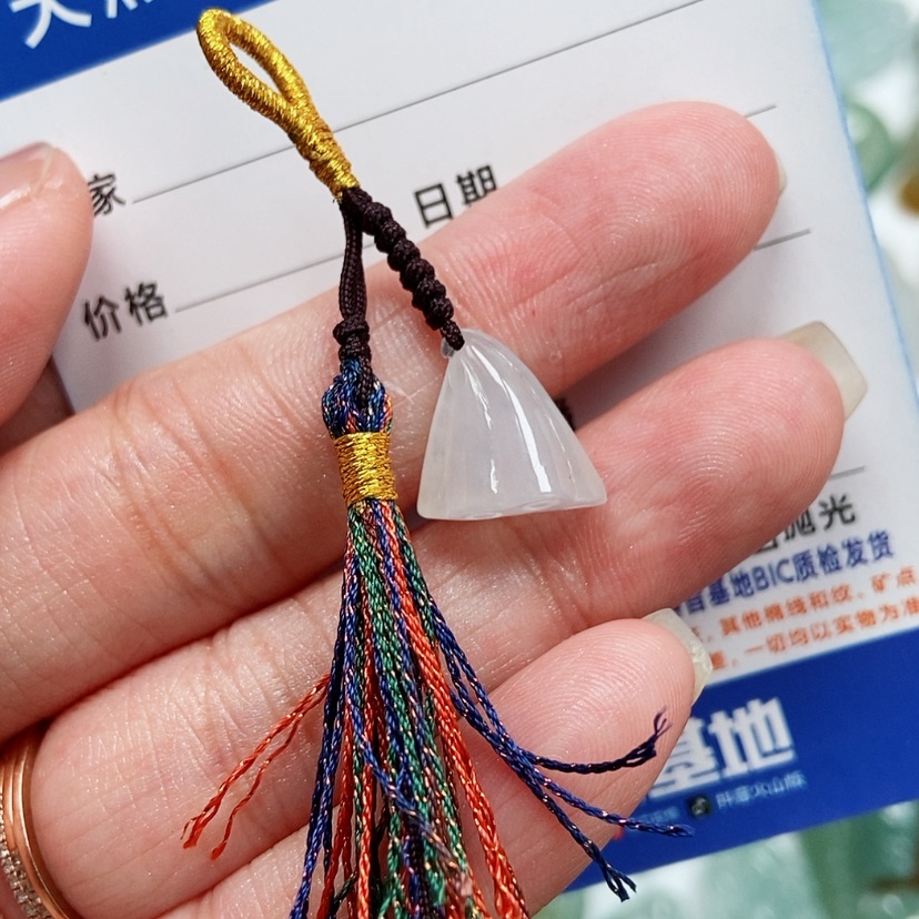 【闪购商品】翡翠颈饰未镶嵌莲蓬