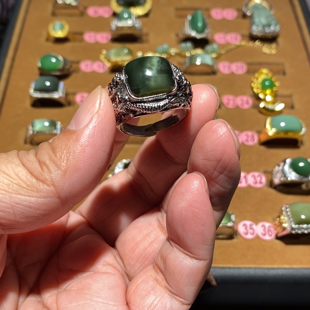 请***哥和田玉未镶嵌戒指