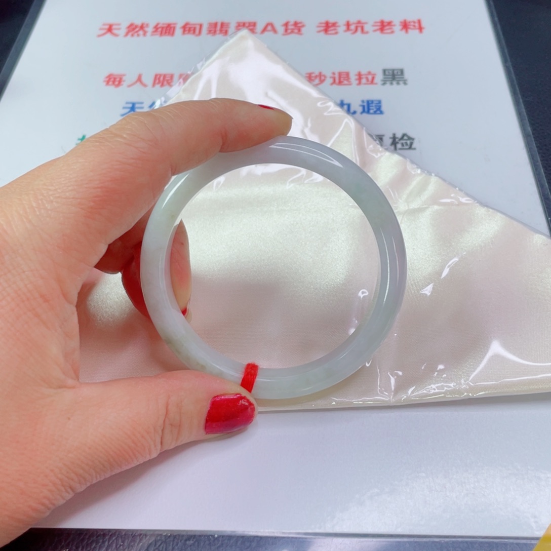 翡翠手镯未镶嵌宝*