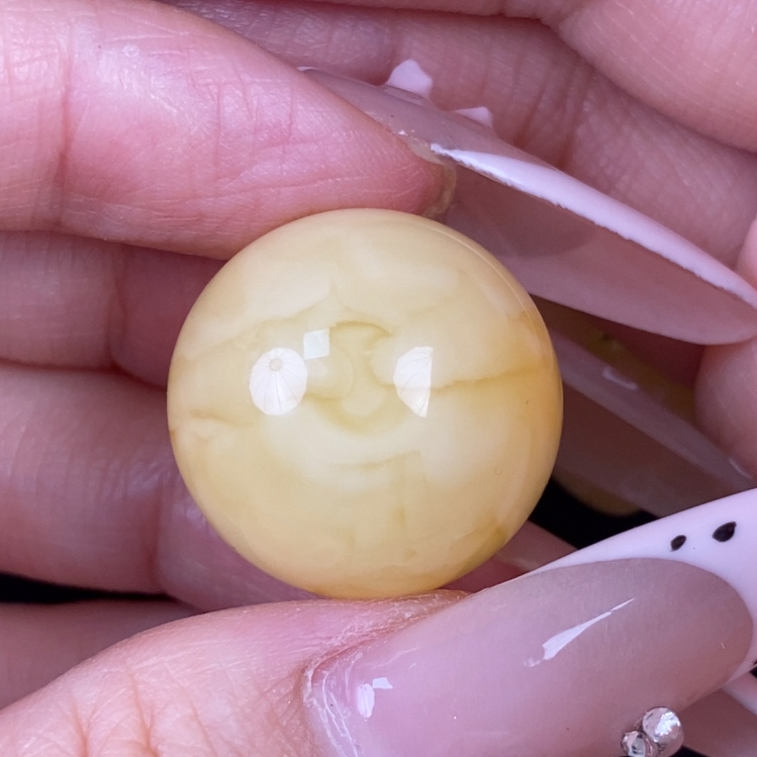 琥珀未镶嵌珠宝奇石160