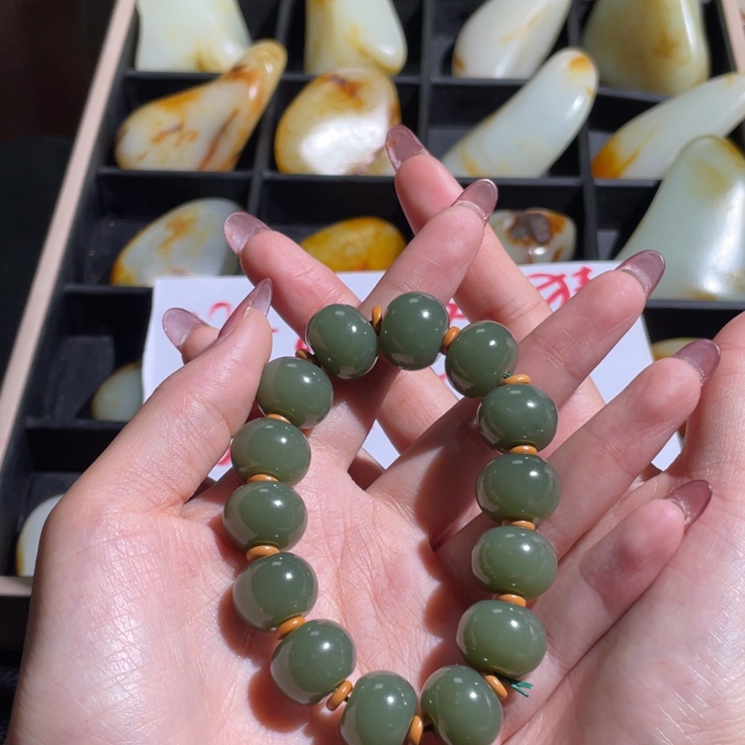 和田玉未镶嵌吊坠(不含链)你***A