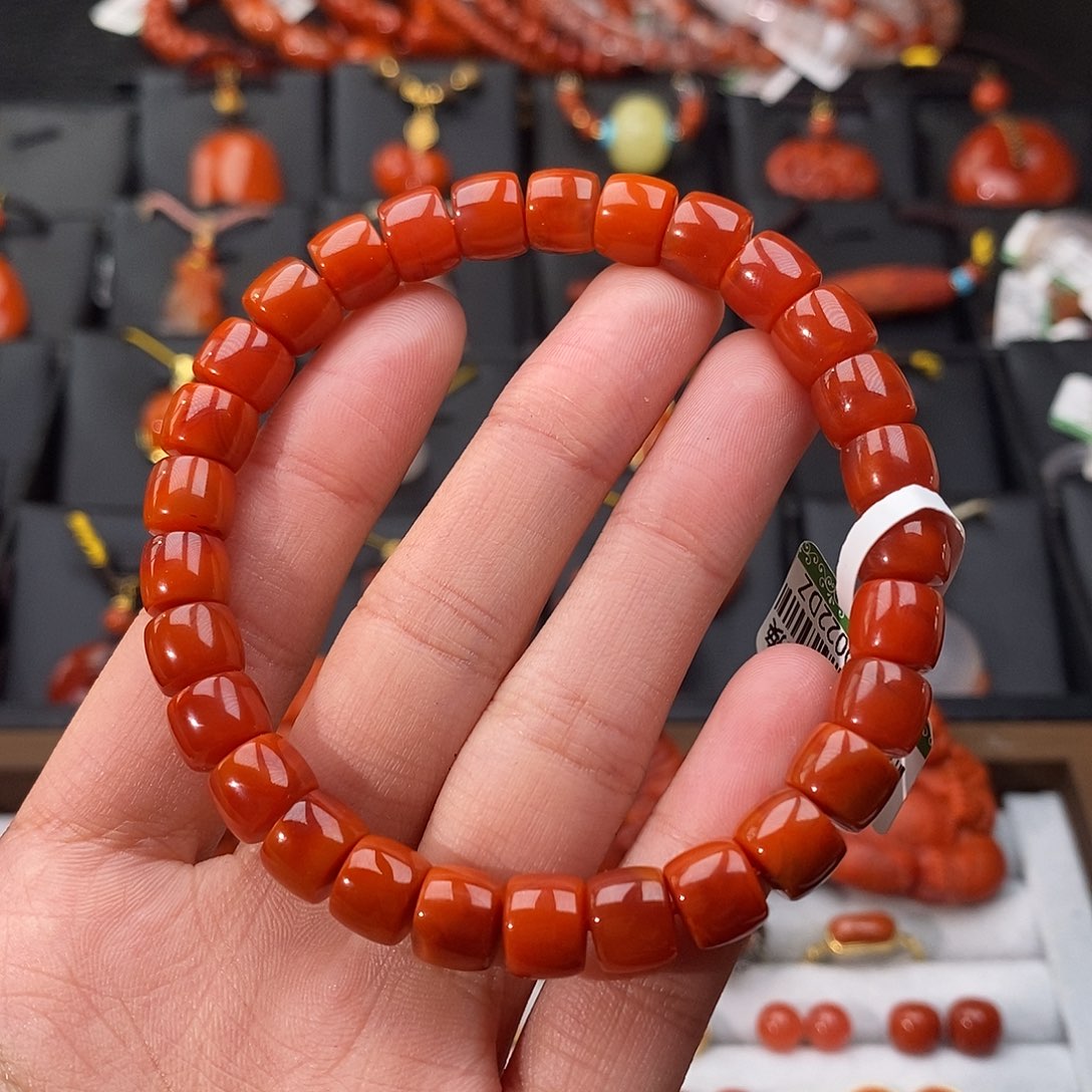 南红玛瑙未镶嵌四川凉山瓦西直切手串8mm