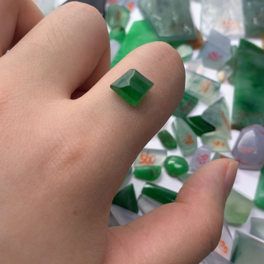 定制翡翠未镶嵌缅甸翡翠原石