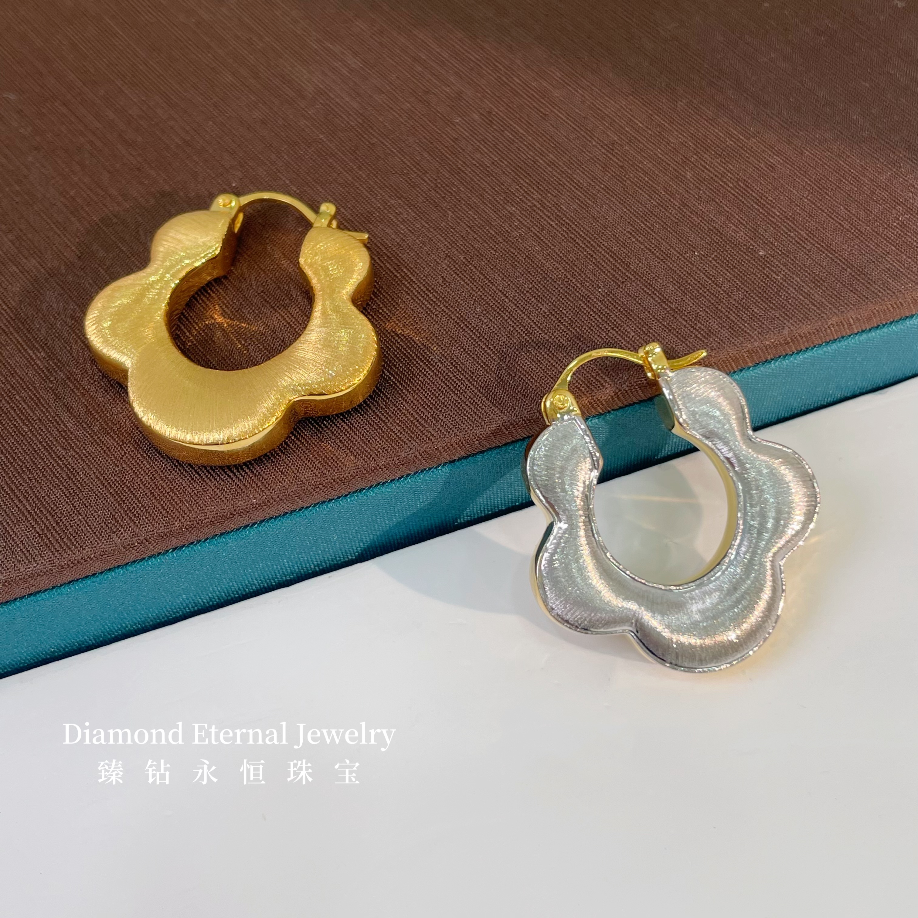 18K金双面拉丝云朵耳扣气质百搭时尚复古法式简约轻奢气质优雅