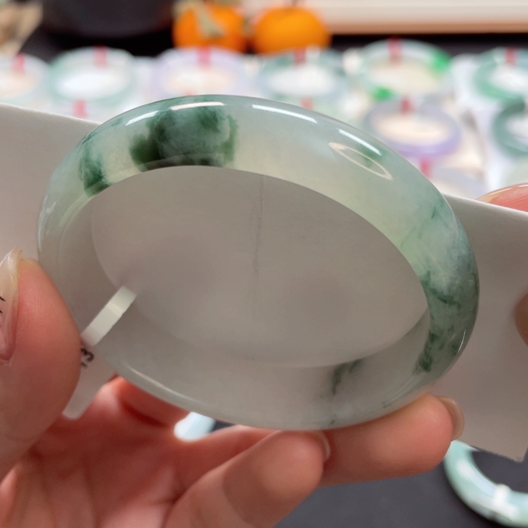 【闪购商品】翡翠手镯未镶嵌柿*56贵妃冰透飘花绿光森林