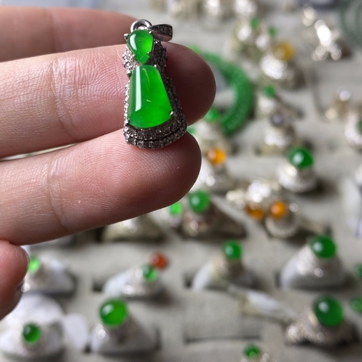 翡翠未镶嵌戒指翡翠冰种