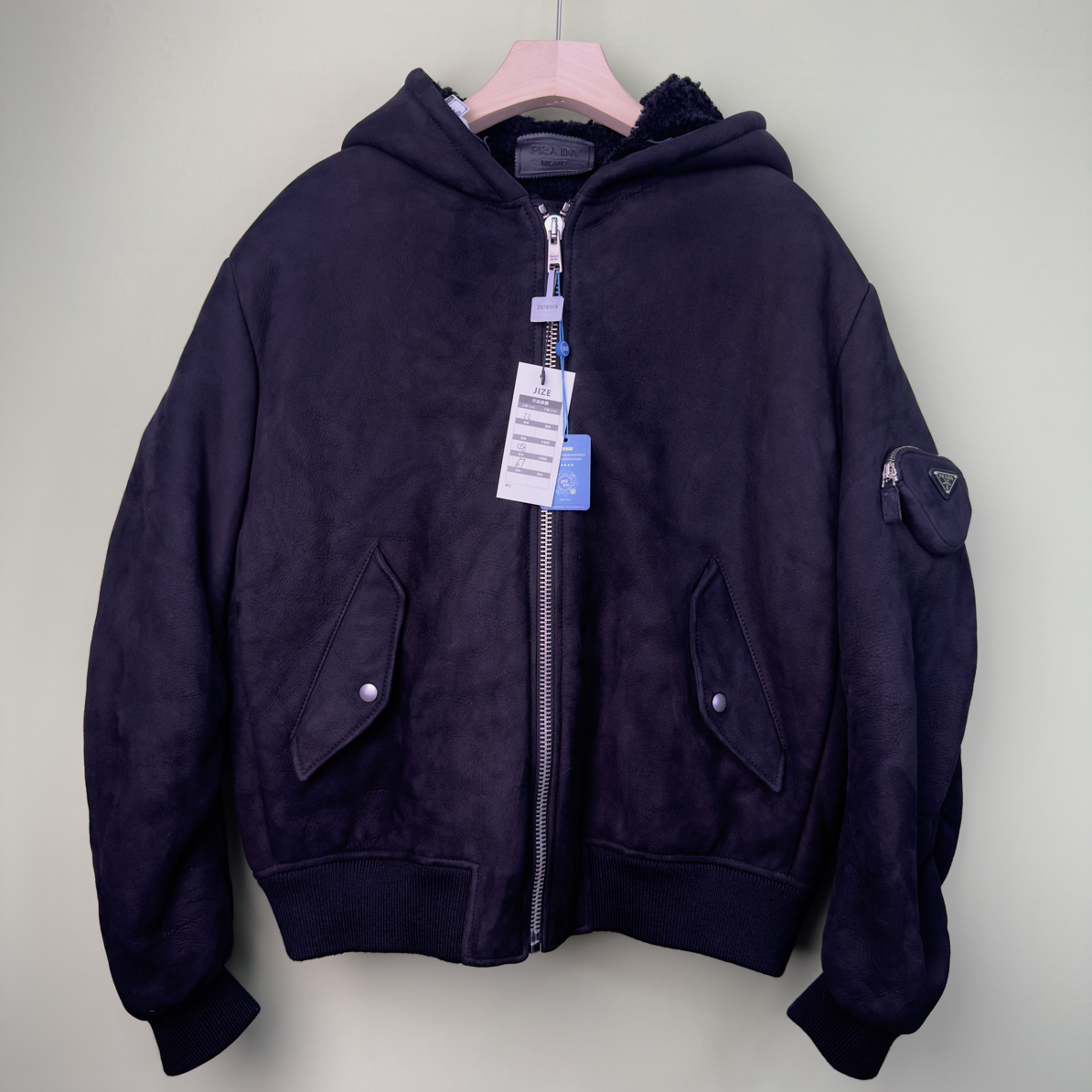 未使用 Prada/普拉达 皮毛一体重磅三角包夹克外套/52/工价76000