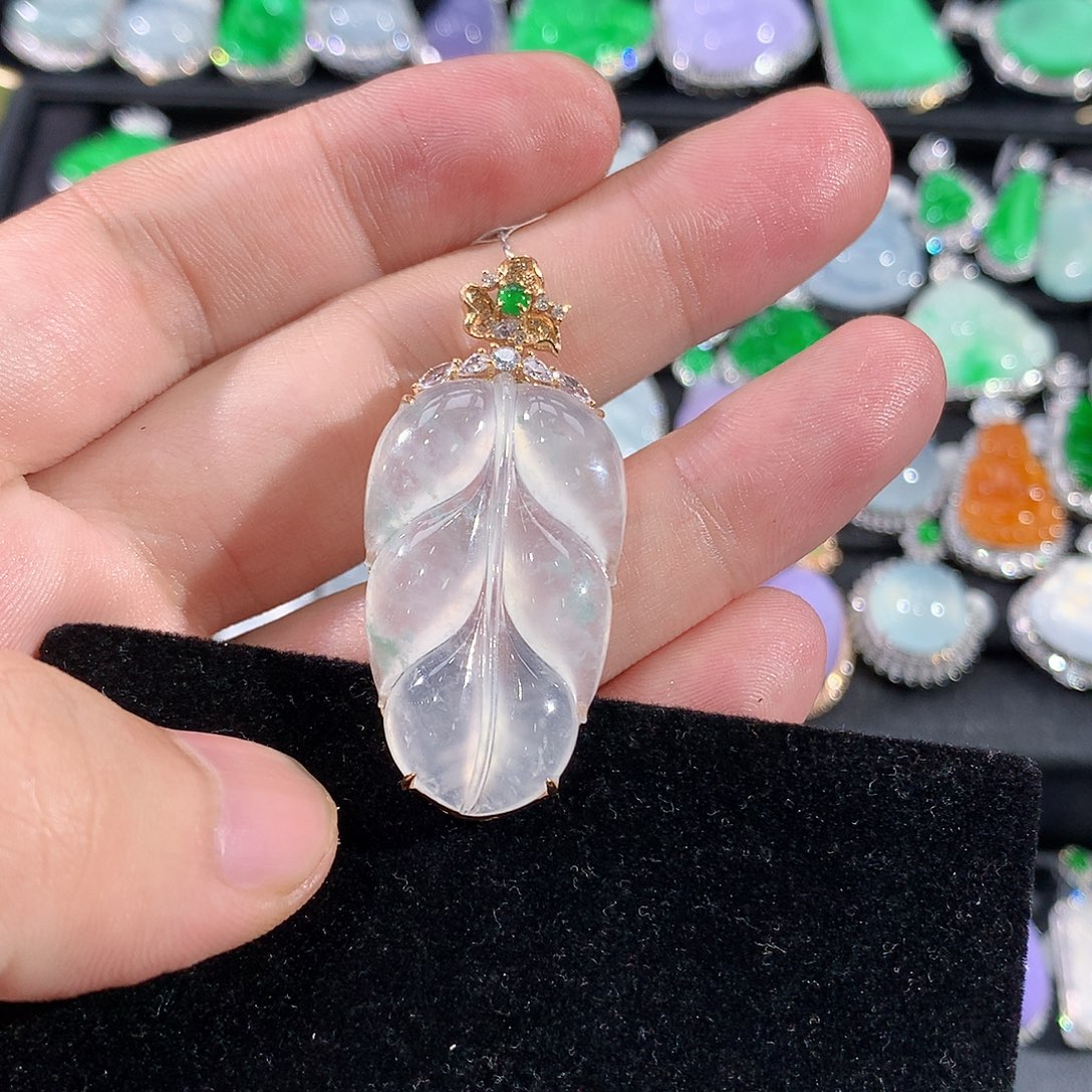 翡翠18K金镶嵌颈饰