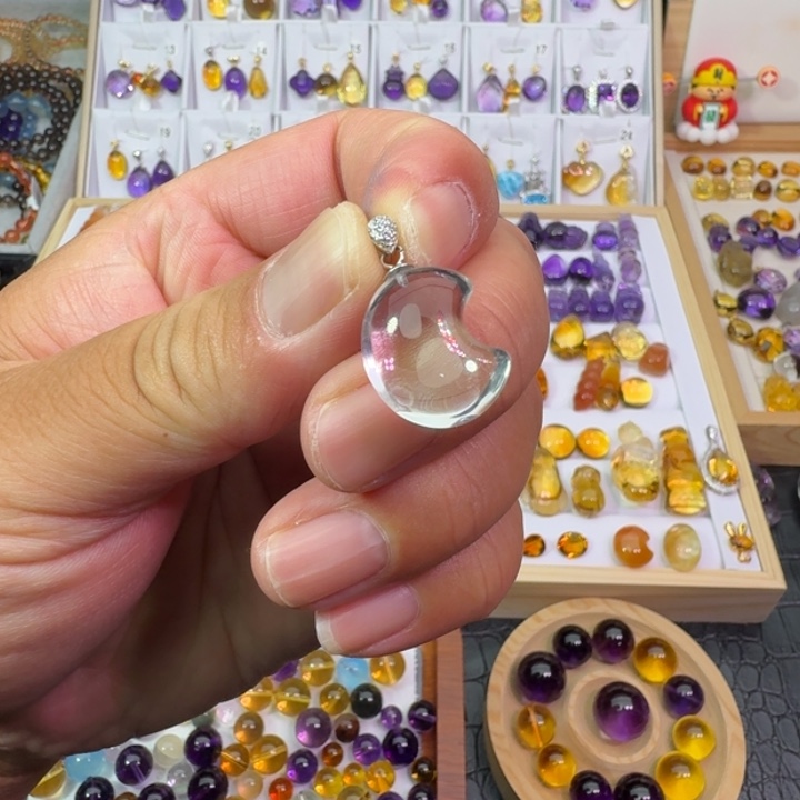 银S925镶嵌颈饰水晶吊坠