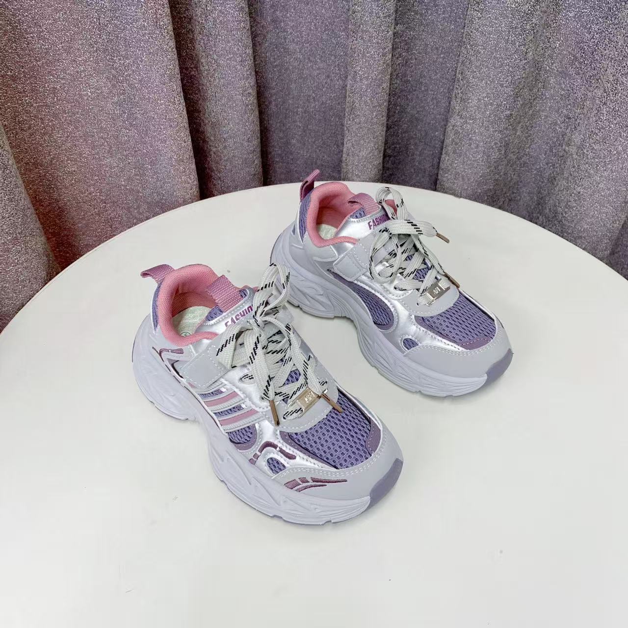 C9300  紫色   时尚儿童舒适系带休闲鞋  