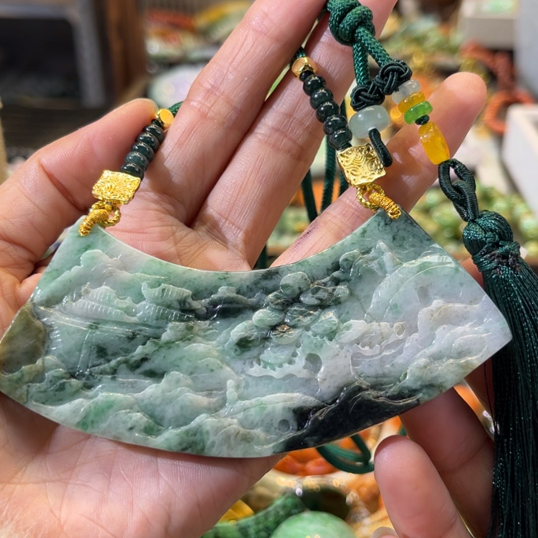 翡翠颈饰未镶嵌待编款