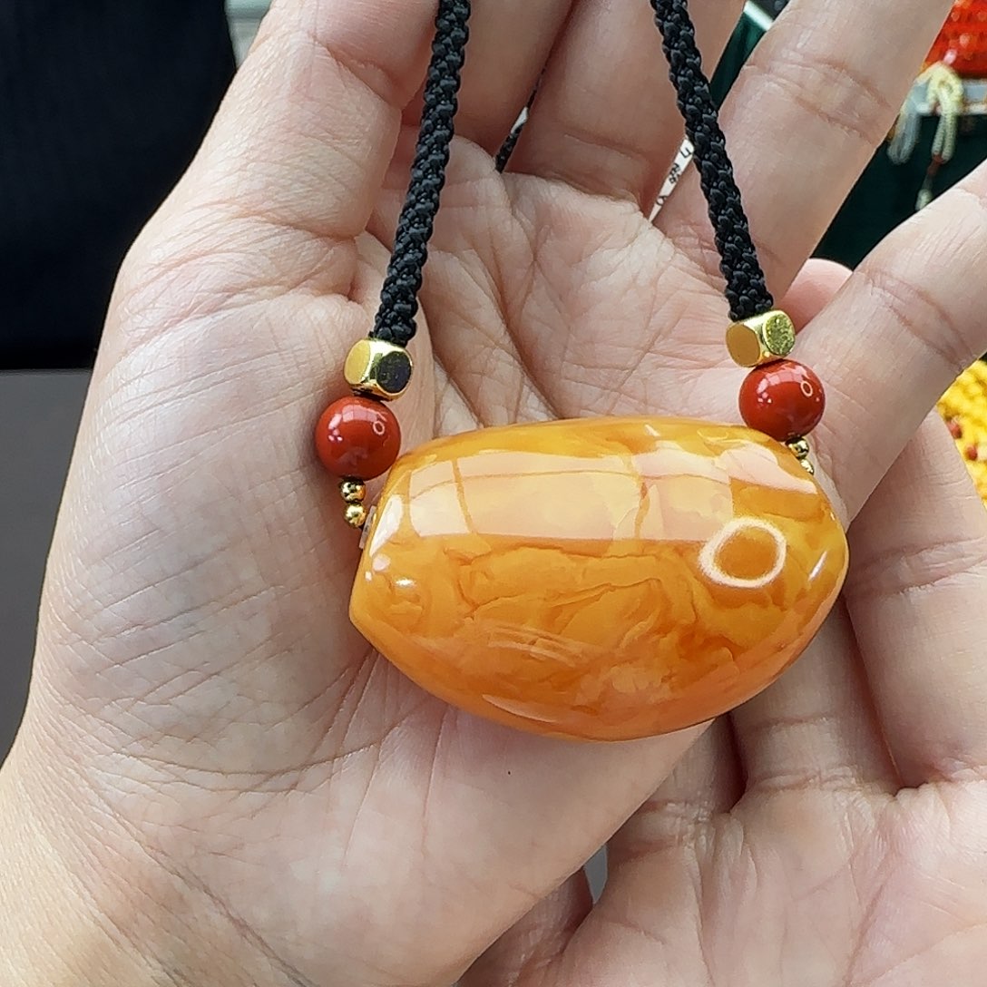 琥珀未镶嵌颈饰吊坠