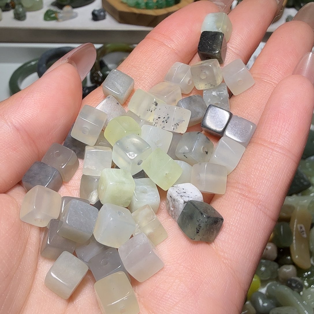 和田玉未镶嵌珠宝奇石