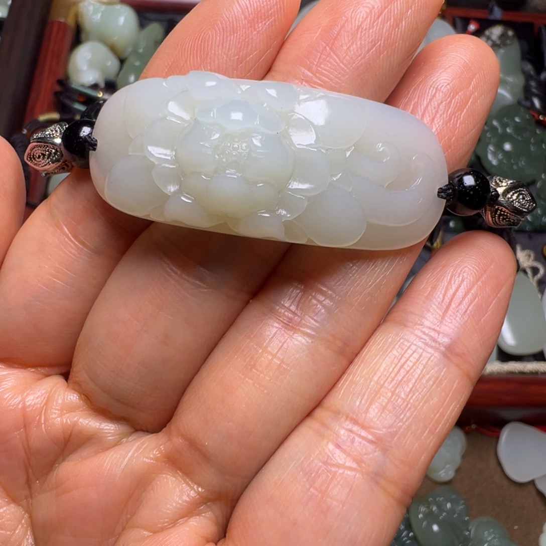 和田玉（青白玉）未镶嵌颈饰